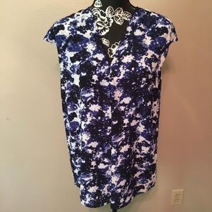 🎁2/$12 LAUREN RALPH LAUREN MED BLUE & WHITE GATHERED FRONT SLEEVELESS TOP